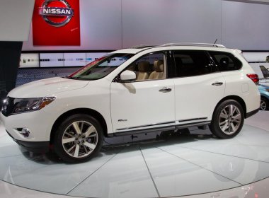   Nissan Pathfinder ( )