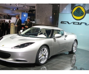 Спортивный автомобиль Lotus Evora