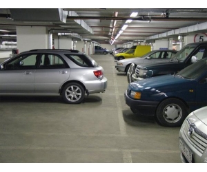 Гараж для парковки пассажирского автомобиля