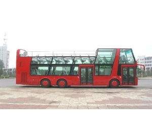 Двухэтажный автобус с открытым верхом