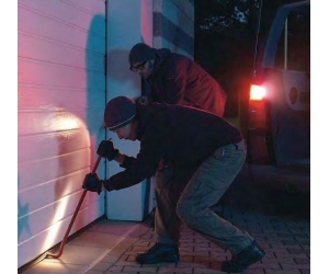 Как защитить гараж от взлома?