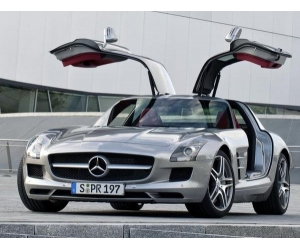   Mercedes-Benz SLS AMG