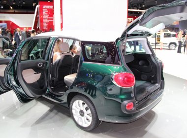 Обзор автомобиля Fiat 500L Living