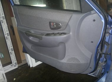 Как снять обшивку передней двери в автомобиле Ланос