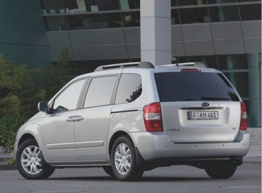  Kia Carnival