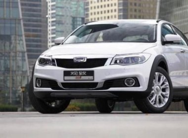 Qoros 3 City SUV 2015    