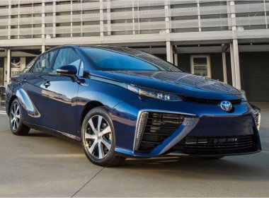 Toyota Mirai – серийный водородный автомобиль