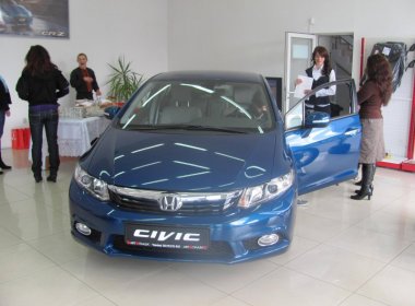 9-   Civic   Honda