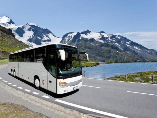 Какой туристический автобус лучше выбрать для поездки?