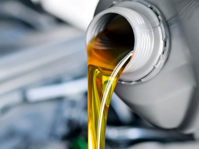 Что такое полусинтетическое масло и  в чем его основные преимущества.