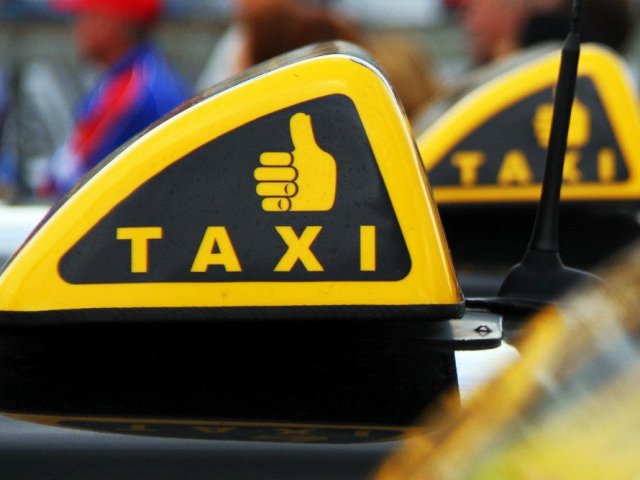 Кому доступна аренда машины для такси?