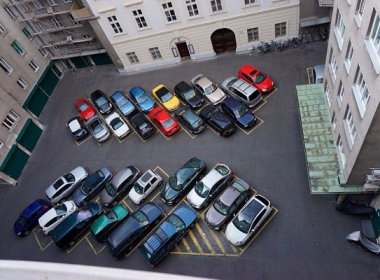 Как правильно парковаться в городе