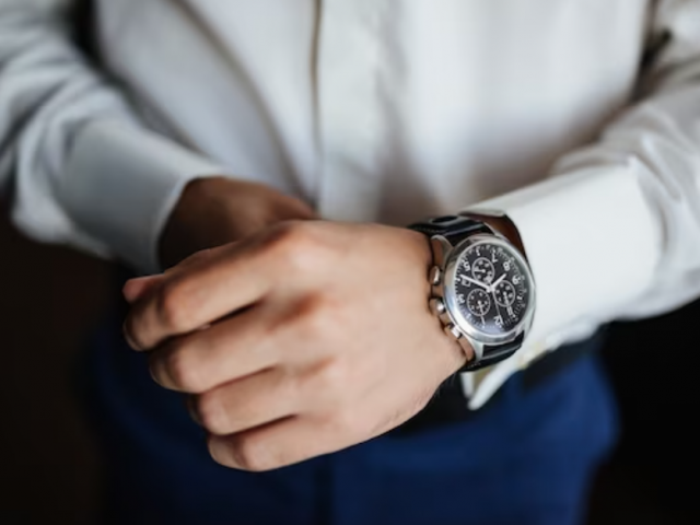 Где продать элитные швейцарские часы?