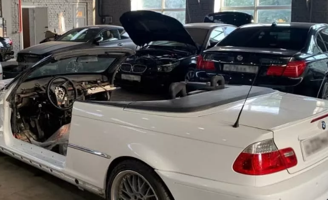 BMW  :     